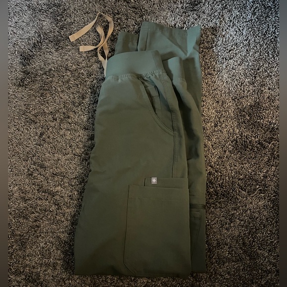 Womens Figs Set - Picture 7 of 9